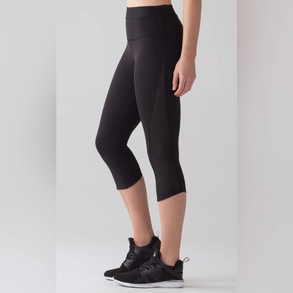 Lululemon Keep Score Crop Black Leggings.